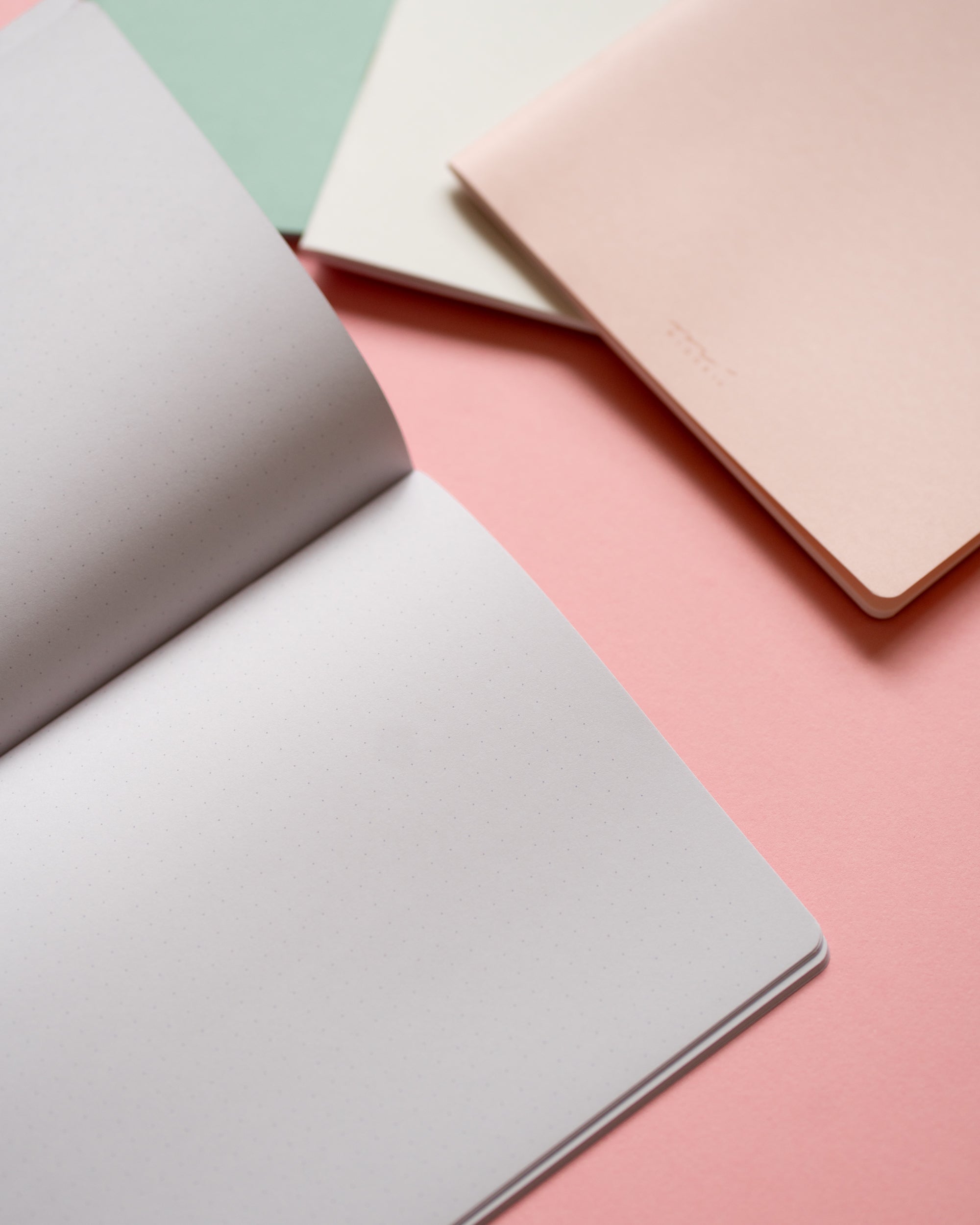 Cahier Pointillé Mauve Midori